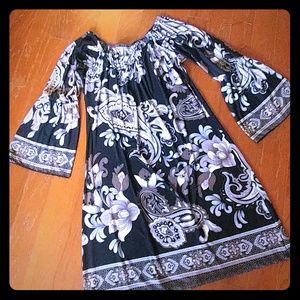 Pretty floral dress!